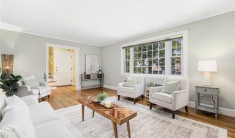 75 Markwood Dr, Barrington, RI 02806