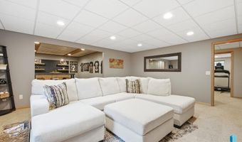 501 N Pasque Flower Trl, Brandon, SD 57005