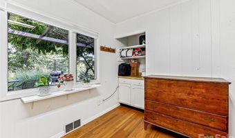 5 Hillcrest Rd E, Asheville, NC 28804