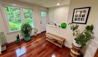 10 Lakeside Dr, Charlestown, RI 02813