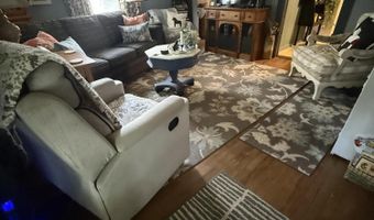 427 E 14th St, Baxter Springs, KS 66713
