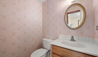8 SIGNAL HILL Dr, Hockessin, DE 19707