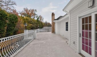 9715 SINGLETON Dr, Bethesda, MD 20817