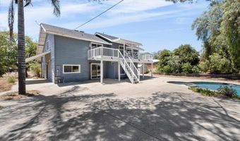 2827 N Victoria Dr, Alpine, CA 91901