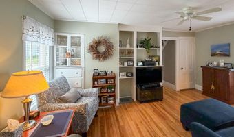 221 Birch St, Bangor, ME 04401