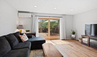 2 Roundhouse Rd 2, Bourne, MA 02532