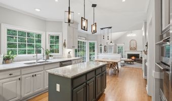 5050 Southlake Dr, Alpharetta, GA 30005