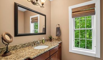 22 Elizabeth Way, Bedford, NH 03110