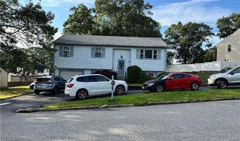 20 Camelia Dr, Cranston, RI 02920