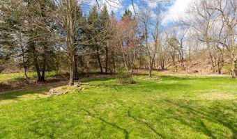 125 Old Farms Rd, Avon, CT 06001