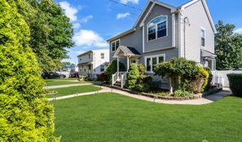 3 N Smith St N, Avenel, NJ 07001