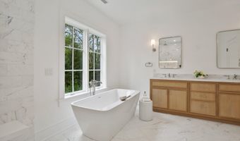 8 Fado Ln, Cos Cob, CT 06807