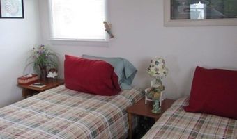 9 Central Pl, Bourne, MA 02532