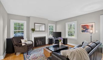 61 Upper Loudon Rd, Albany, NY 12211