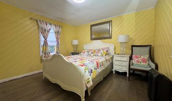 165 Greenfield Dr, Bridgeport, CT 06608