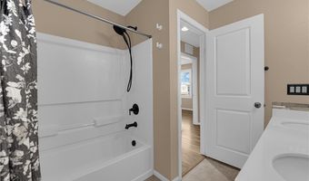 915 Harbor Ave, Henderson, NV 89002