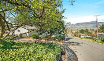 1159 Park St, Ashland, OR 97520