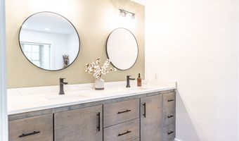 707 Alexander Dr, Aberdeen, NC 28315