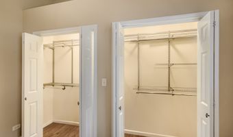 17 Willow St, Algonquin, IL 60102