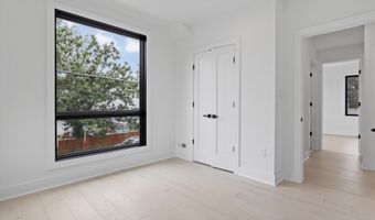 2007 S JOYCE St, Arlington, VA 22202