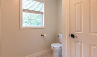 122 Sylvan Dr, East Greenwich, RI 02818