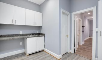 7361 MCWHORTER Pl 320, Annandale, VA 22003