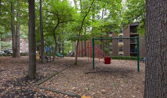 3330 WOODBURN VILLAGE Dr 33, Annandale, VA 22003