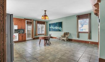 130 S Pine St, Arcola, IL 61910