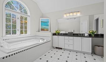 7 Woodfield Rd, Acton, MA 01720