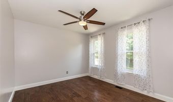 1515 Rosewood Terrace Dr, Ballwin, MO 63021