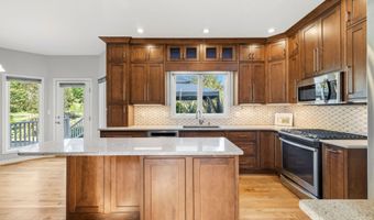 4002 Edgewater Dr, Ames, IA 50010