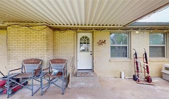 520 N Crownpoint Dr, Ada, OK 74820