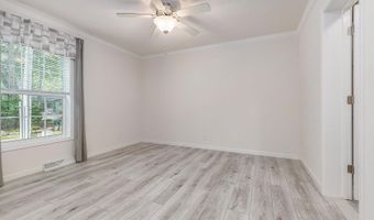 3 Alison Cir, Hampton, NH 03842
