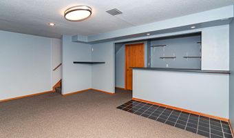 4714 Todd Dr, Ames, IA 50014