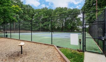 283 Gloucester Ct, Aberdeen, NJ 07747