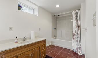 221 Franklin St, Alburtis, PA 18011