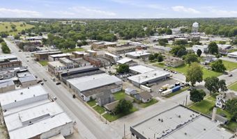 36 W Olive St, Aurora, MO 65605