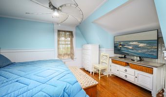 132 Coral St, Beach Haven, NJ 08008