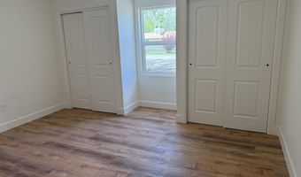 911 S 4th St, Artesia, NM 88210