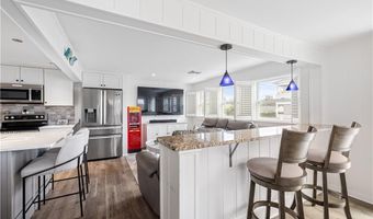 35 Willow Ave, Narragansett, RI 02882