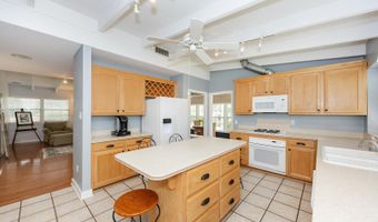 8675 W Fairway Dr, Baton Rouge, LA 70809
