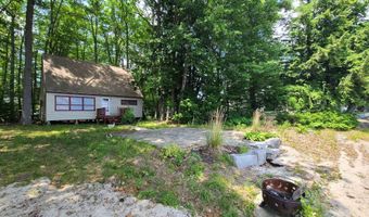 10 Crescent Dr, Barnstead, NH 03225