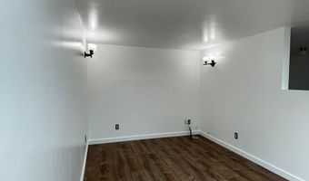 95 12TH St, Bandon, OR 97411