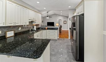 100 Windsor Dr, Alton, IL 62002