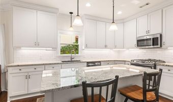 1905 Broadwell Oaks Dr, Alpharetta, GA 30004