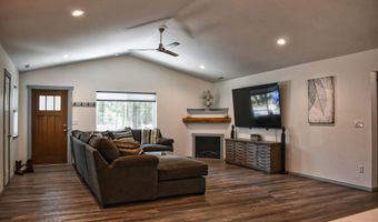 329 Hardy Loop, Bonners Ferry, ID 83805