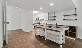 731 Skynob Dr, Ann Arbor, MI 48105