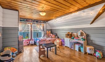 21 Laurel Ave, Auburn, ME 04210