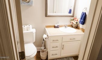 183 Mcdonnell Ave 304, Biloxi, MS 39531