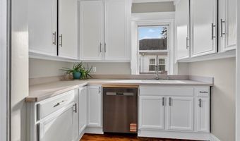 112 Villa Ave, Cranston, RI 02905